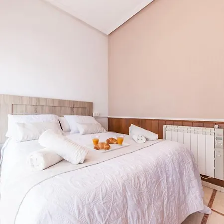 Luxury Coastal With Stunning Sea Views شقة *