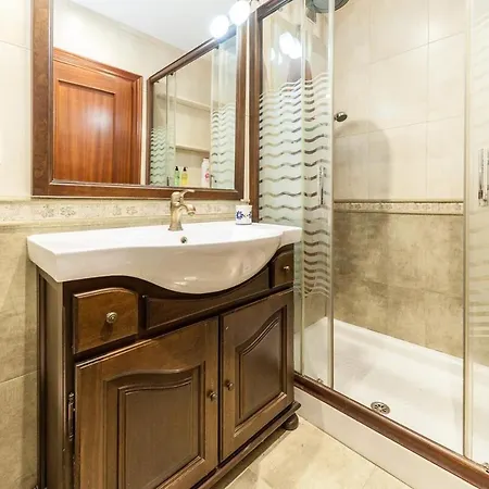 Luxury Coastal With Stunning Sea Views *